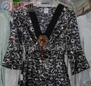 批發女式燙金仿真絲休閑上衣，優雅與舒適兼具